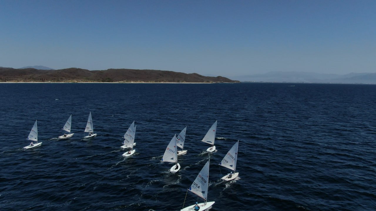 Downwind clinic sailor training in La Cruz